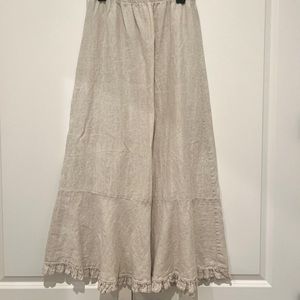 The perfect, casual linen skirt. So comfy you’ll want to wear it everyday.